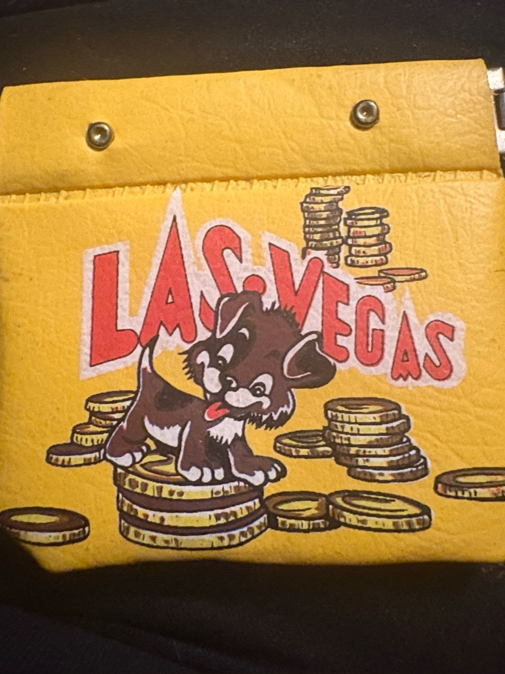 VINTAGE LAS VEGAS CHANGE COIN PURSE PUPPY DOG & COINS. 3” X 2.5”